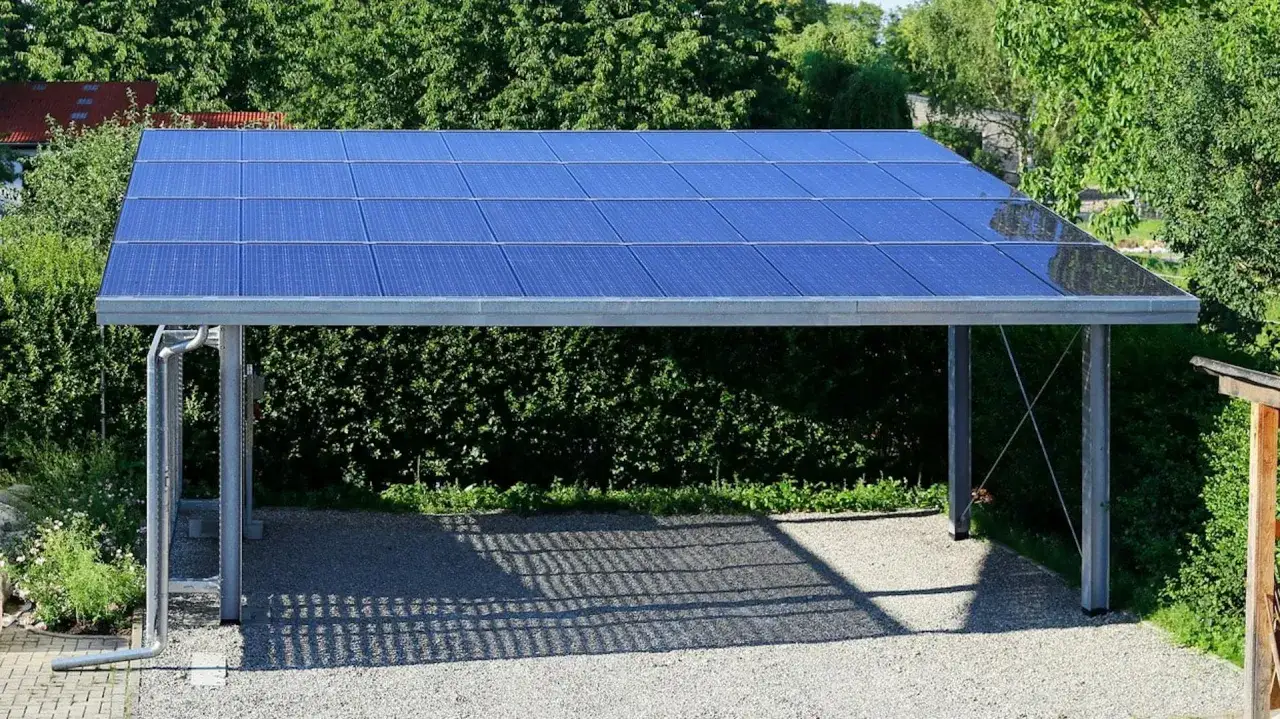 Zdjęcie  Fotowoltaika na gruncie - montaż paneli i instalacja na polu, łące czy działce